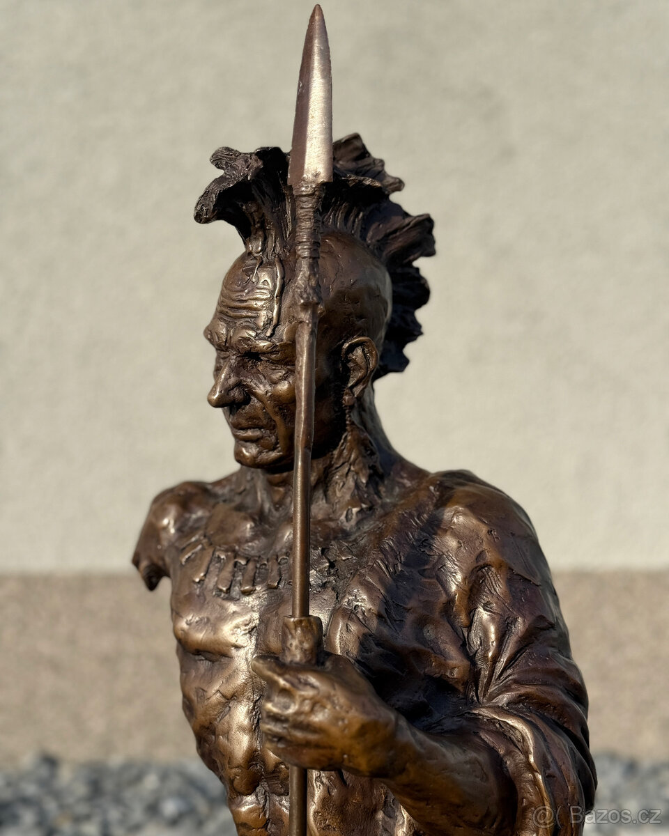 Velká bronzová socha Indiánský válečník luxusní dekorace - 5