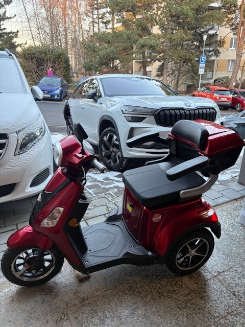 Invalidní elektrický vozík - 5