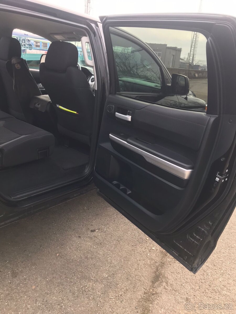 Toyota Tundra Sr5