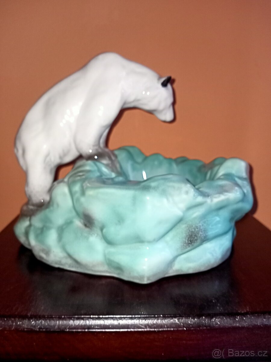 Popelník s medvědem. z.n DITMAR URBACH - 5