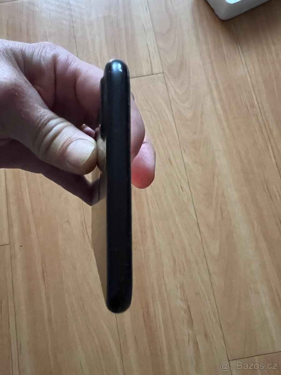 Prodám iPhone 7 plus 32 gb černý - 5