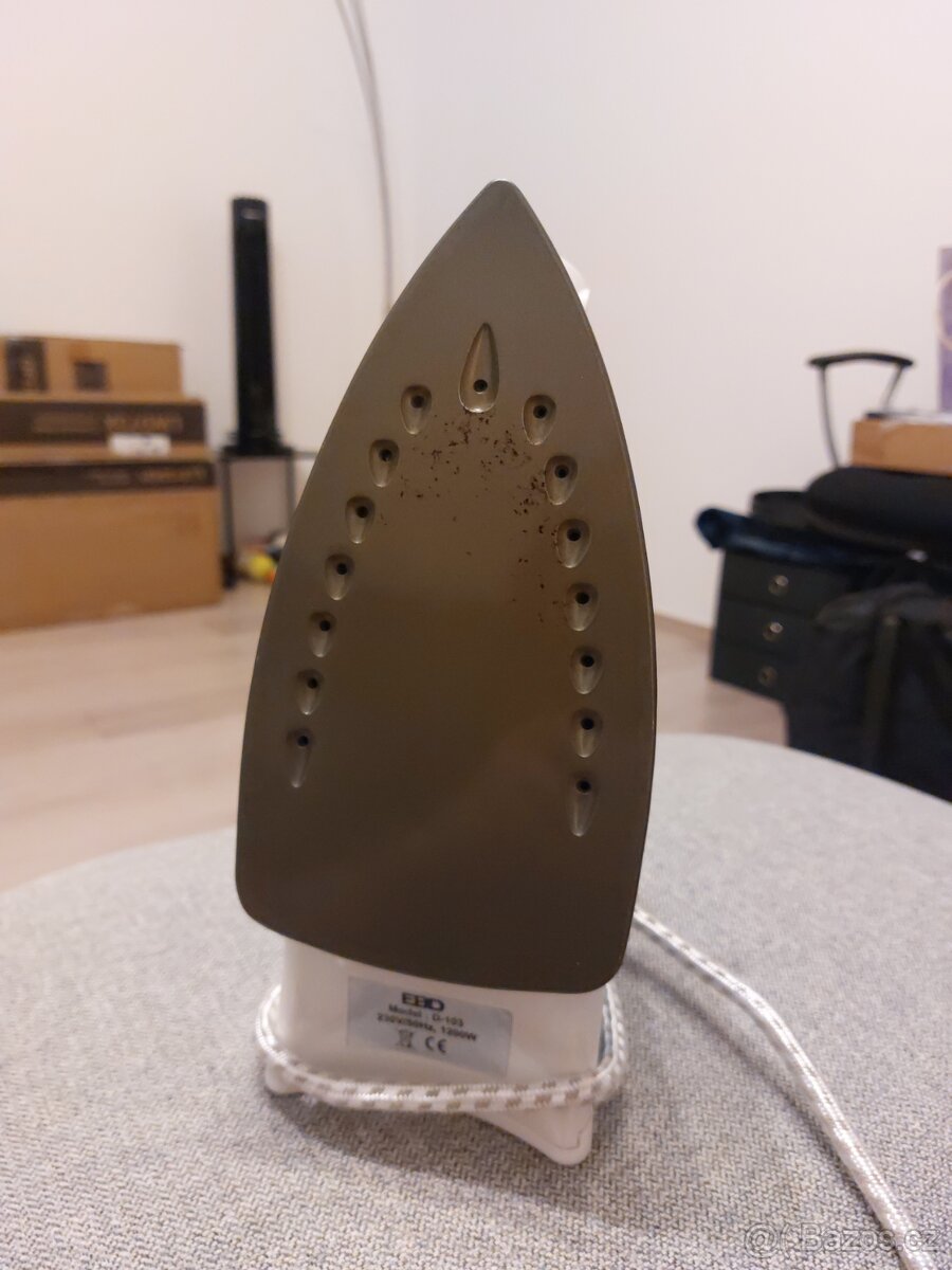Žehlička značky EBD - 5