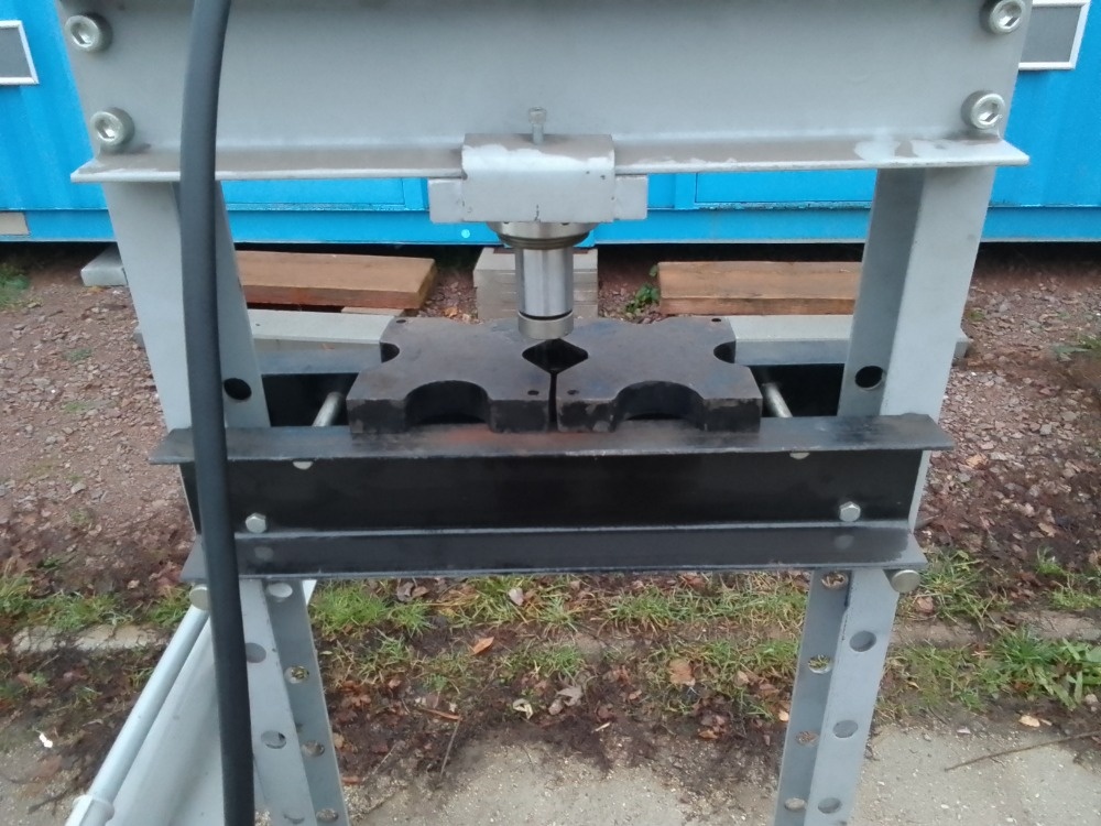 Hydraulický dílenský lis 20T - 5