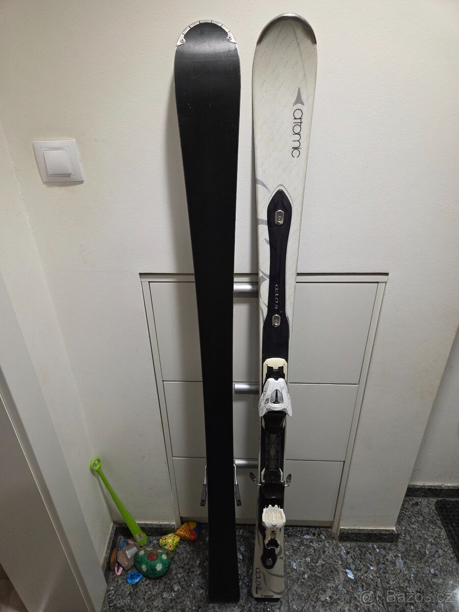 Sjezdové carvingové lyže Atomic Cloud v délce 159 cm - 5