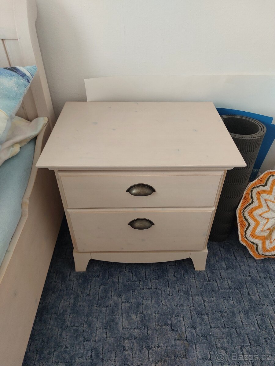 Postel a noční stolky - 5