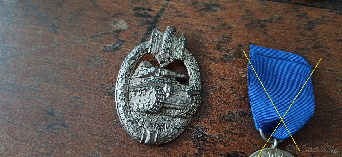 Medaile, vyznamenání, odznaky. - 5