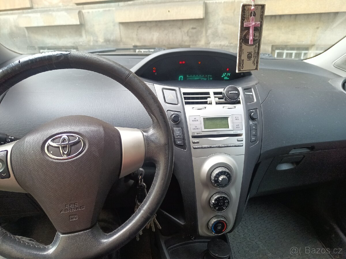 Prodám Toyota Yaris D-4D automat - 5