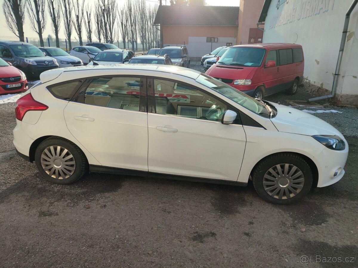 Ford Focus 1.6i - 5