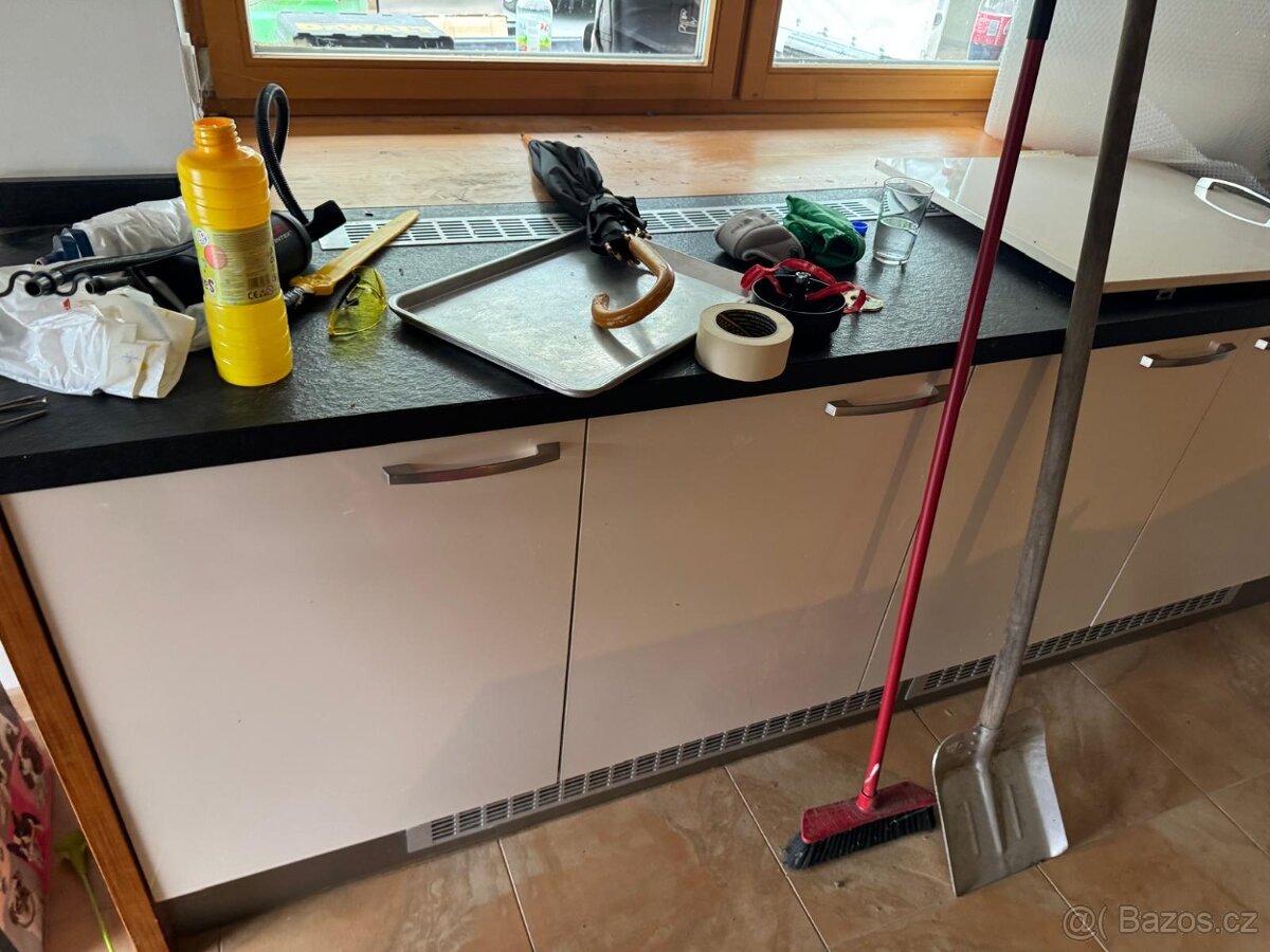 Moderní kuchyň s ostrůvkem - 5