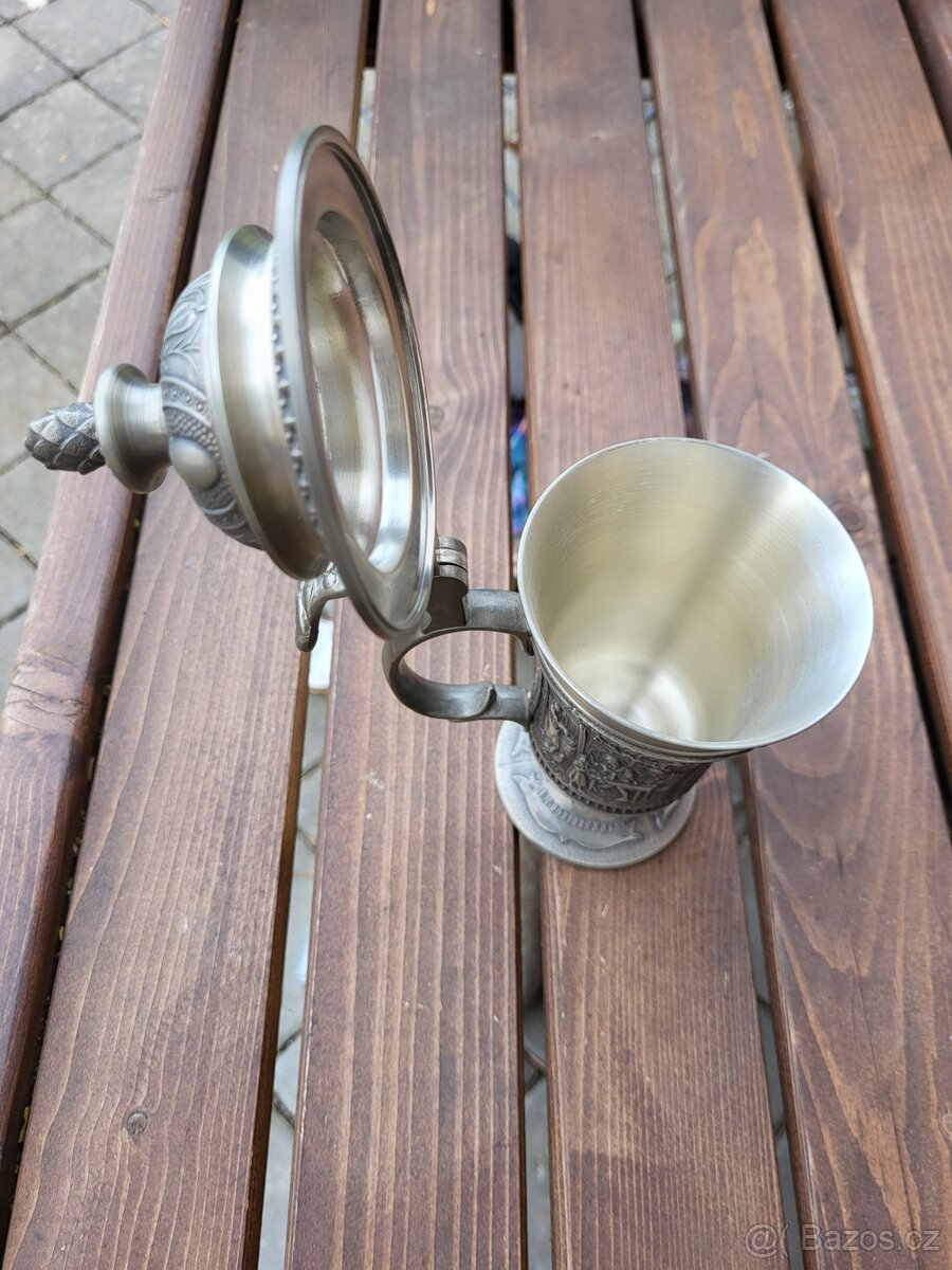 Cínový korbel s víčkem - 5