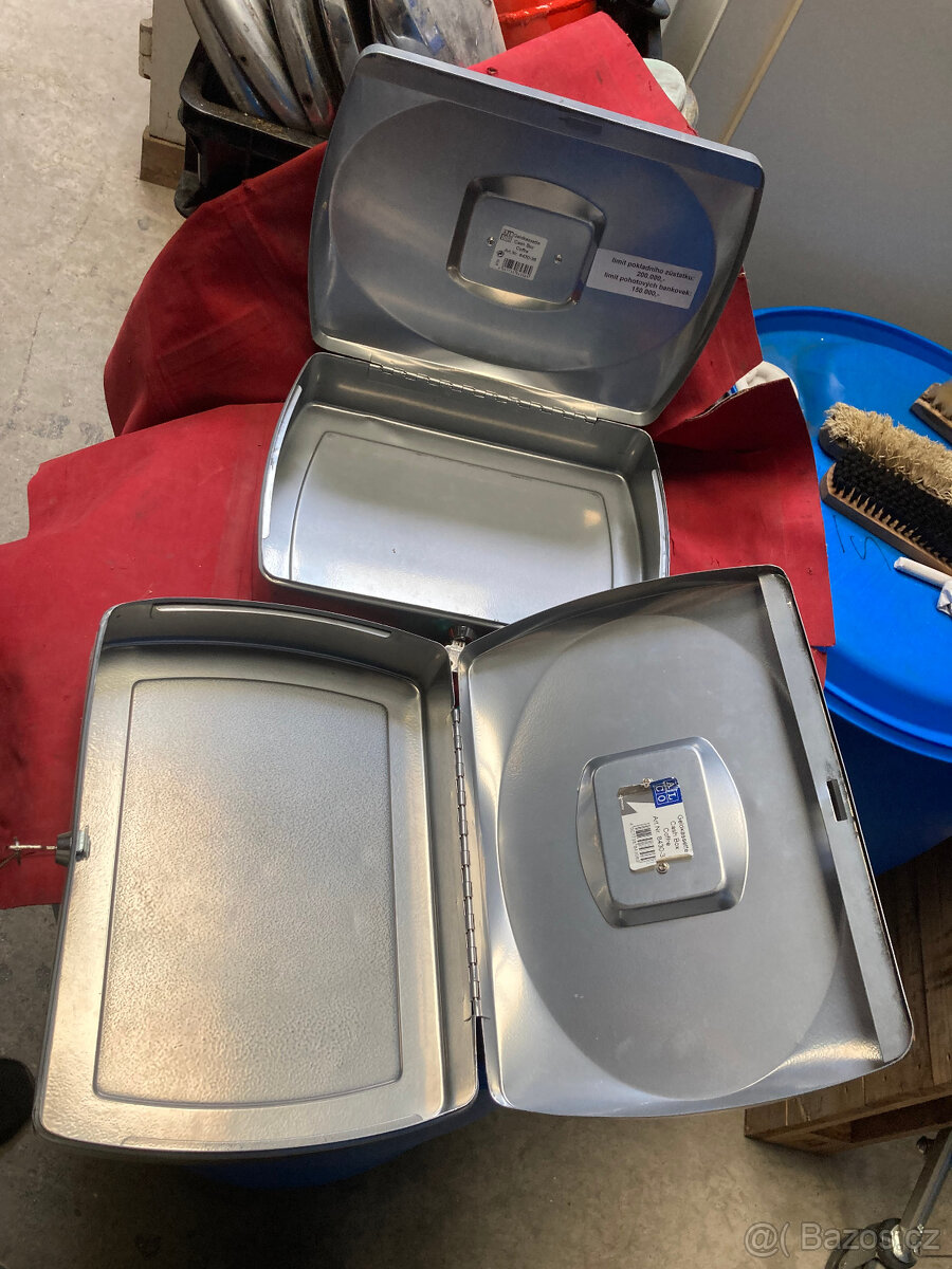 Pokladnička, trezorek, kasička, dva kusy za 500 k s poštou - 5