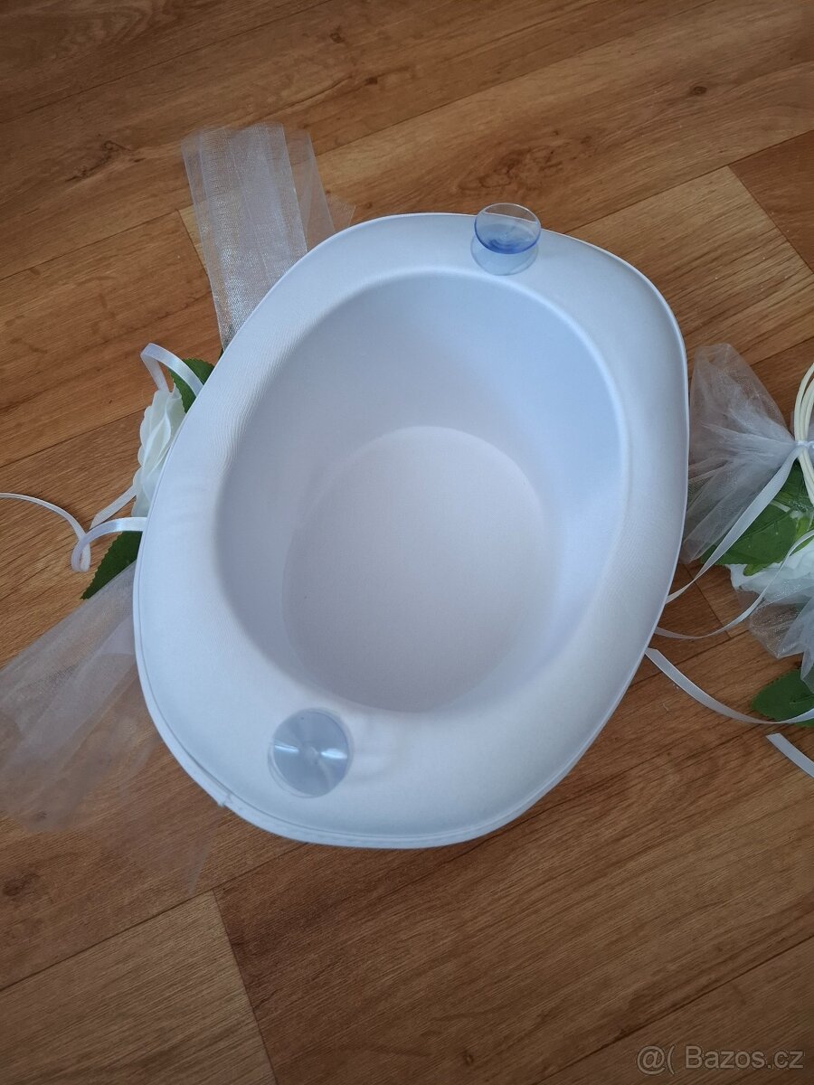 Svatební dekorace na auto - ruzovobila ruze - 5