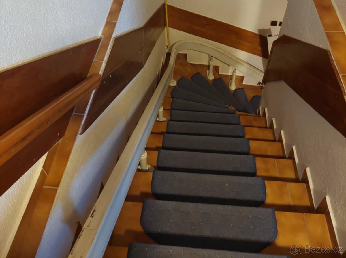 Schodistova sedacka - 5