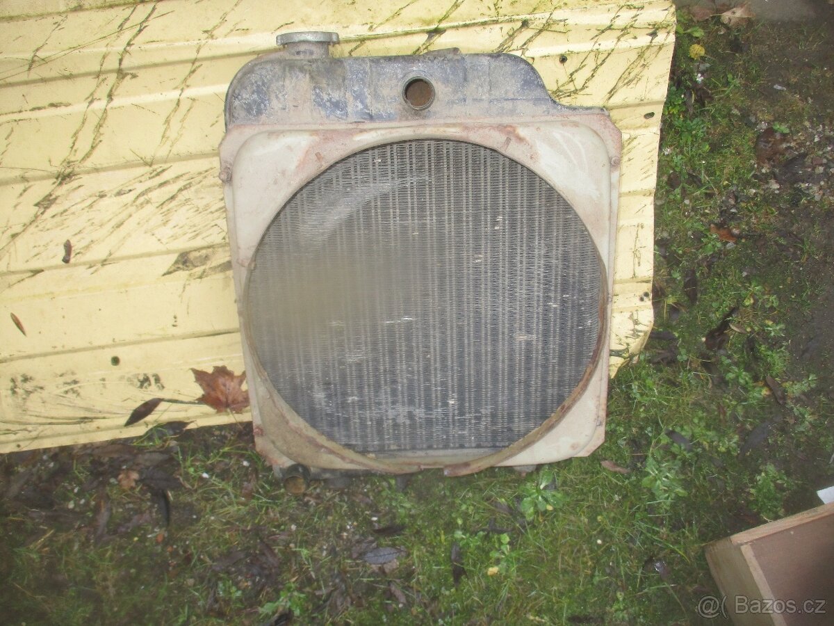 těžká prsa a další díly motoru Zetor 6901 - 5