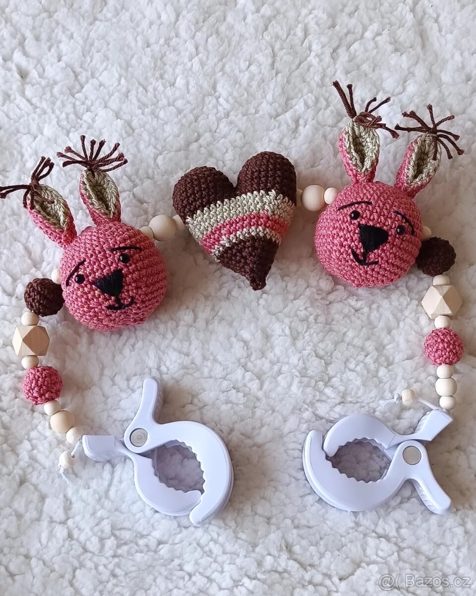 Háčkovaná sada pro miminko veverka - 5