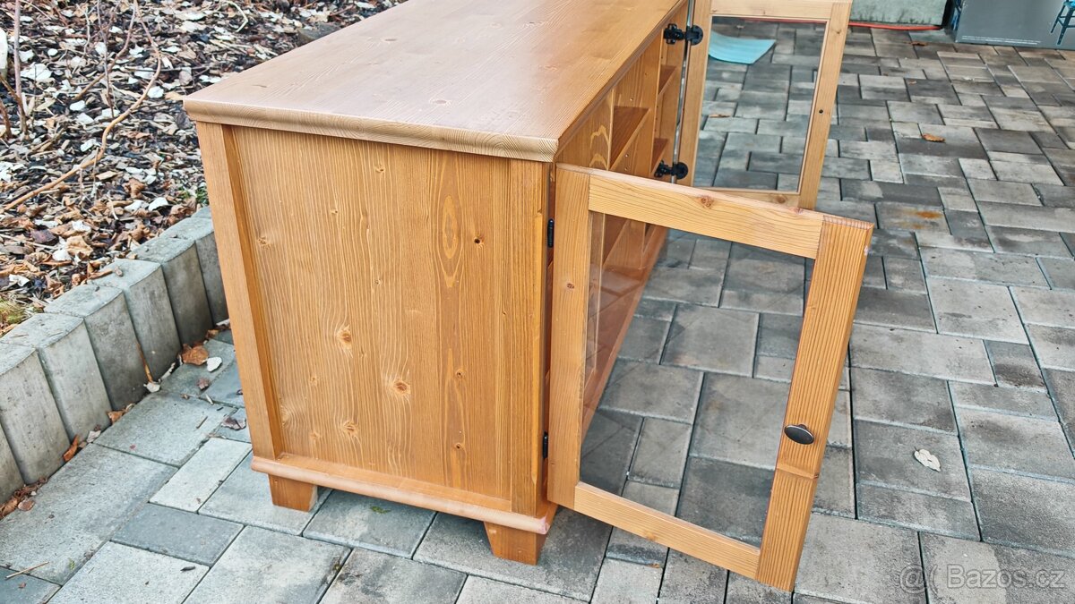 Dřevěná komoda vitrína Ikea Markor Leksvik Hemnes - 5