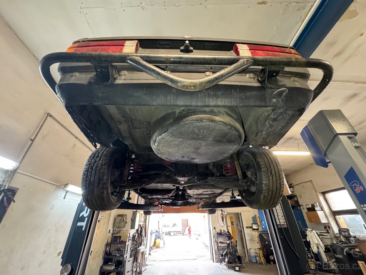 Bmw e30 coupe chromak - 5