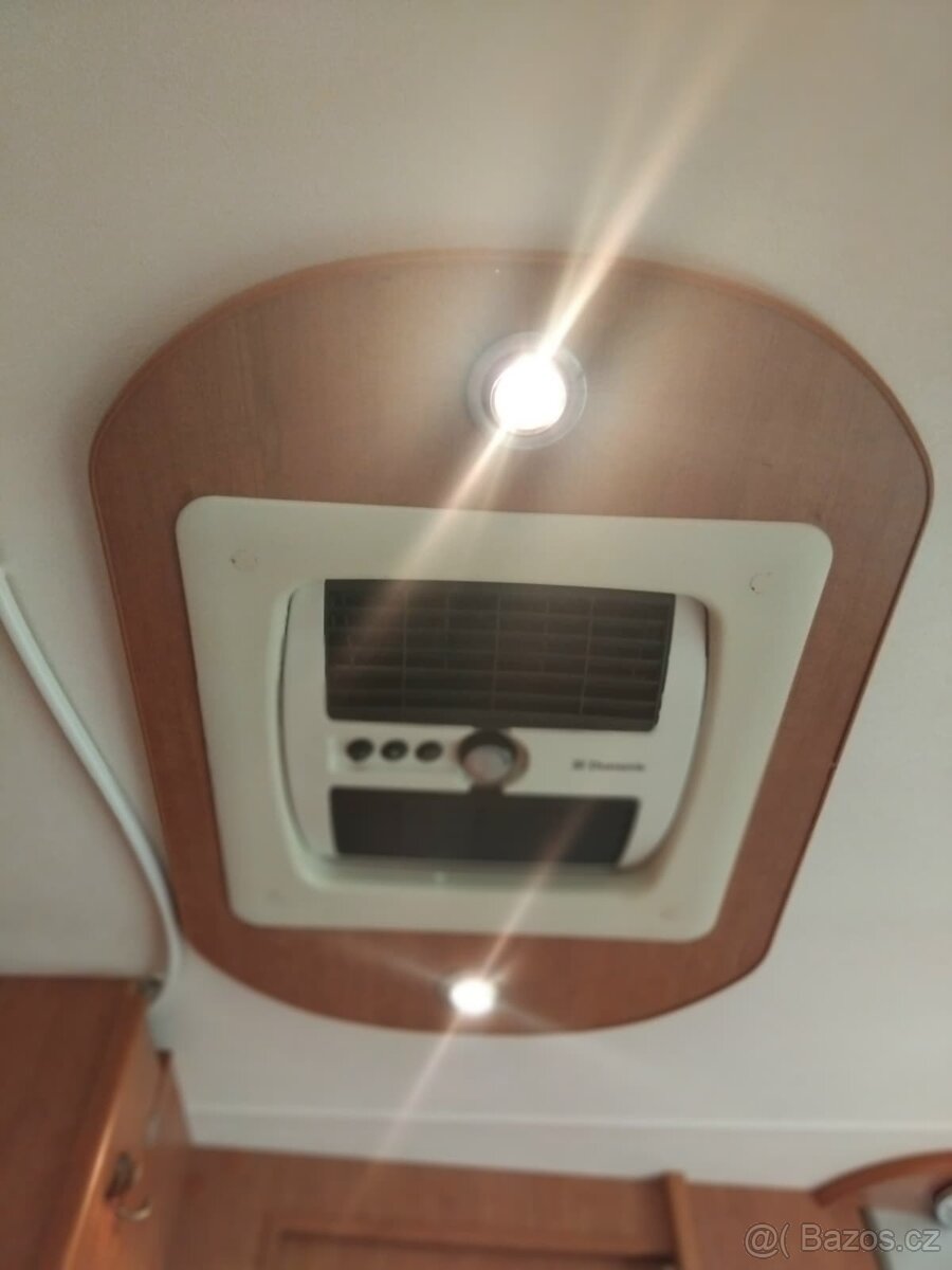 PRODÁM DVOUOSÝ KARAVAN CAMEO BESSACAR 550 GL - 5