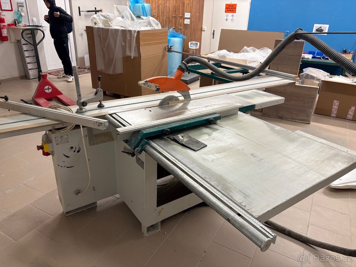 Formátovací pila s předřezem. - 5