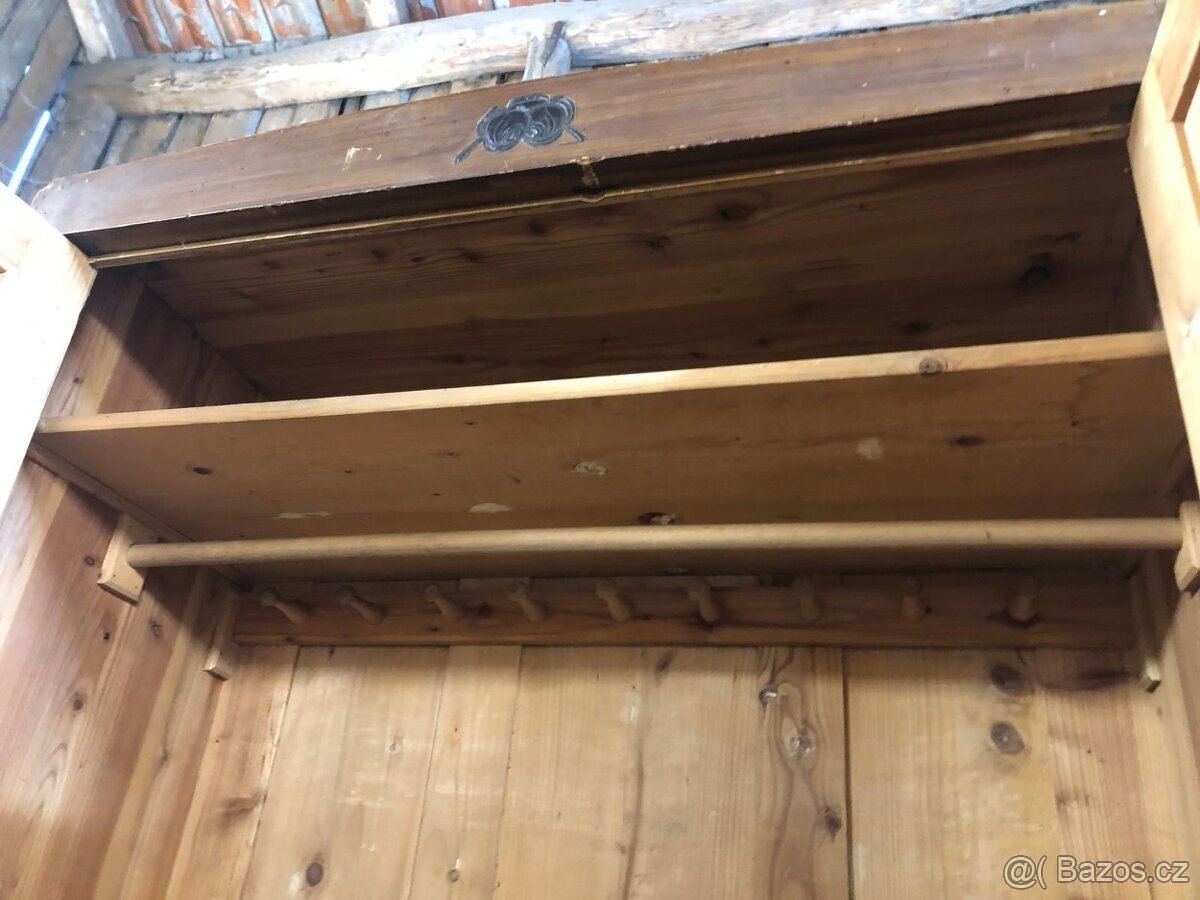 Starožitná skříň - 5