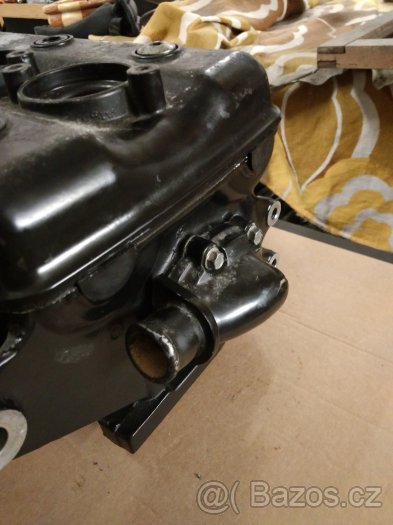 Triumph - hlava motoru - 5