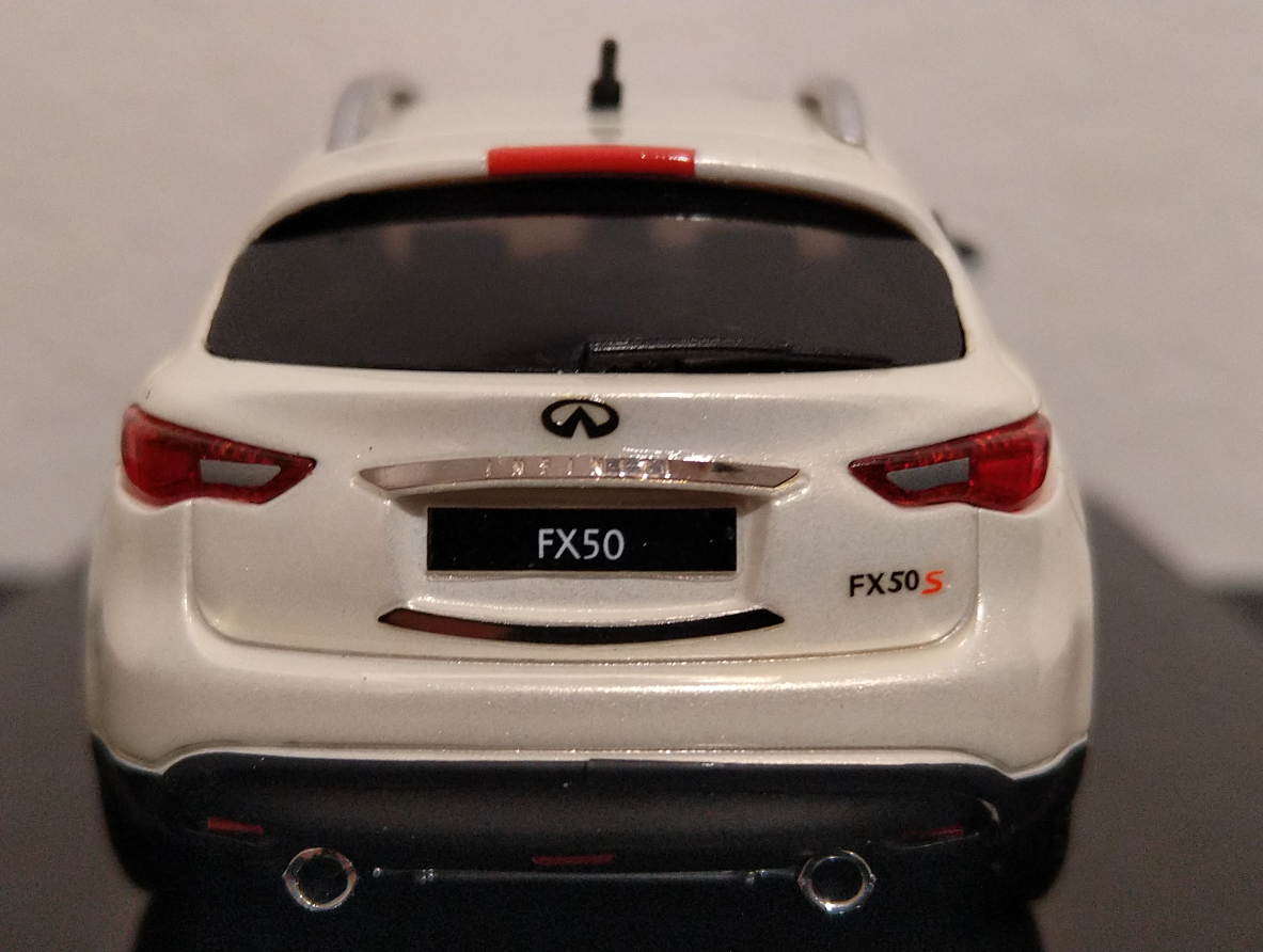 Infiniti FX 1:43 model auta nissan autoart - 5