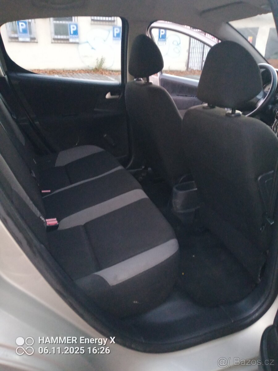 Peugeot 207 1,4 65 kW, STK platná, rv 2008 - 5