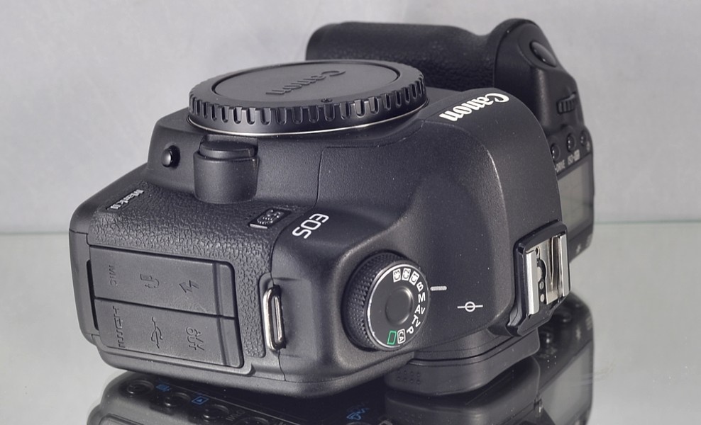 Canon EOS 5D Mark II full-frame Full HDV42000 Exp - 5