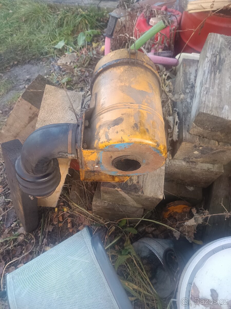 Prodám malý filtr sání un Hon 053 - 5