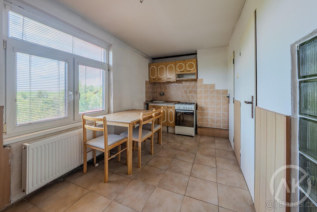 Prodej staršího domu s velkým pozemkem, Sedlnice - 5