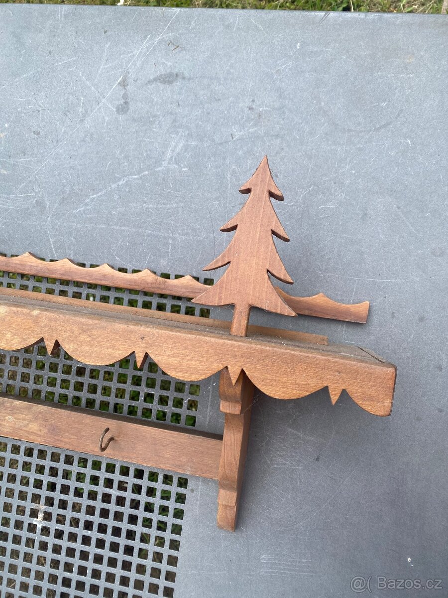 Stará dřevěná police k renovaci - 5