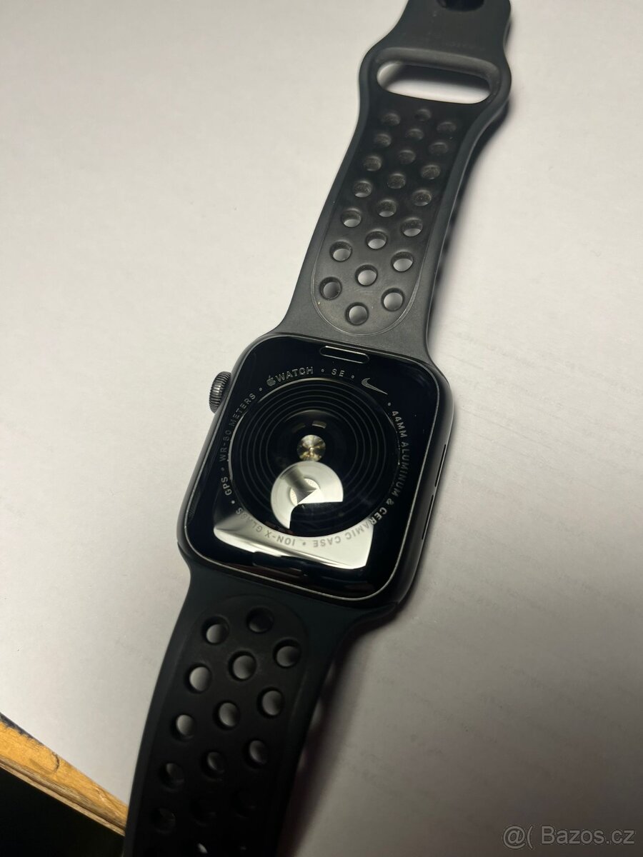 Apple Watch SE gen.1 44mm nike - 5