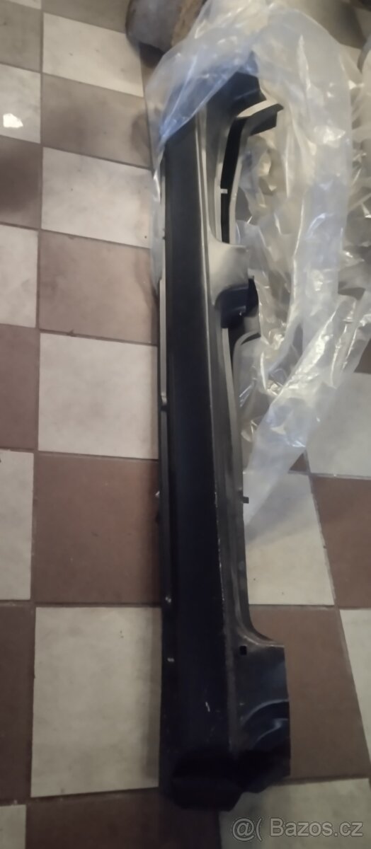 Škoda Favorit - Nové právě světlo,prahy atd - 5