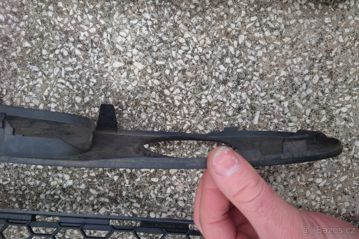 Volvo S80 - kryty předních mlhovek - 5