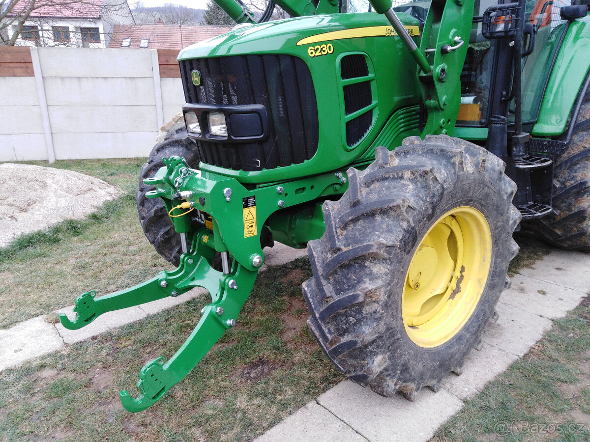 Přední tříbodový závěs na John Deere - 5