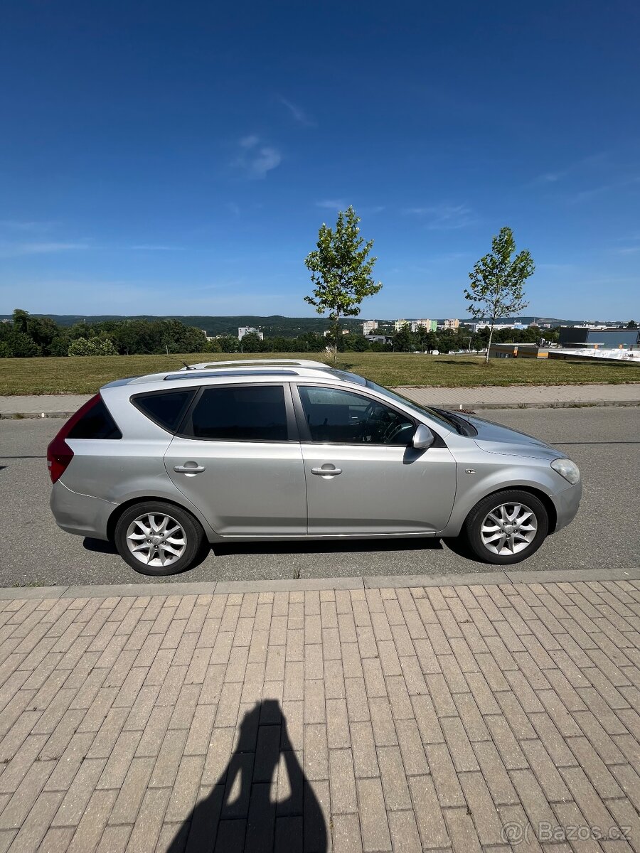 Kia Cee’d 1.4i 80 kW (2009) – benzín - 5