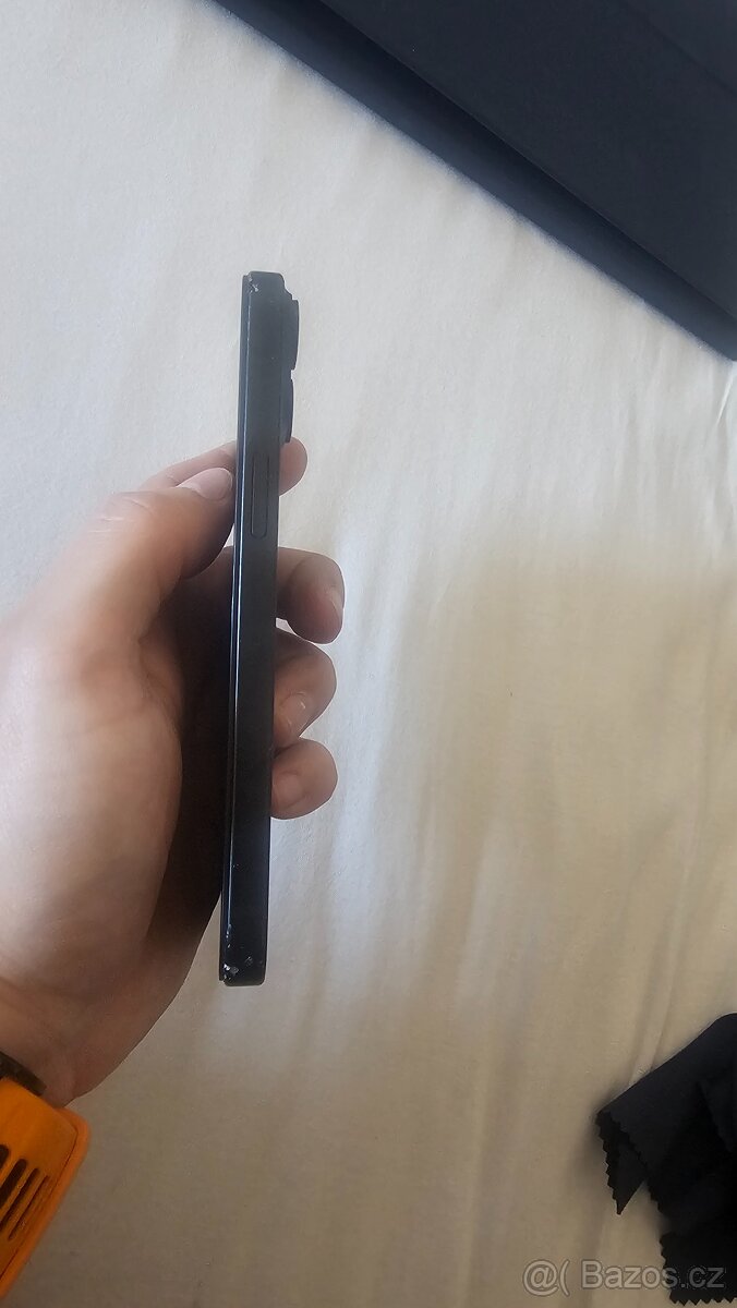 Apple Iphone 15 - 128GB - 5