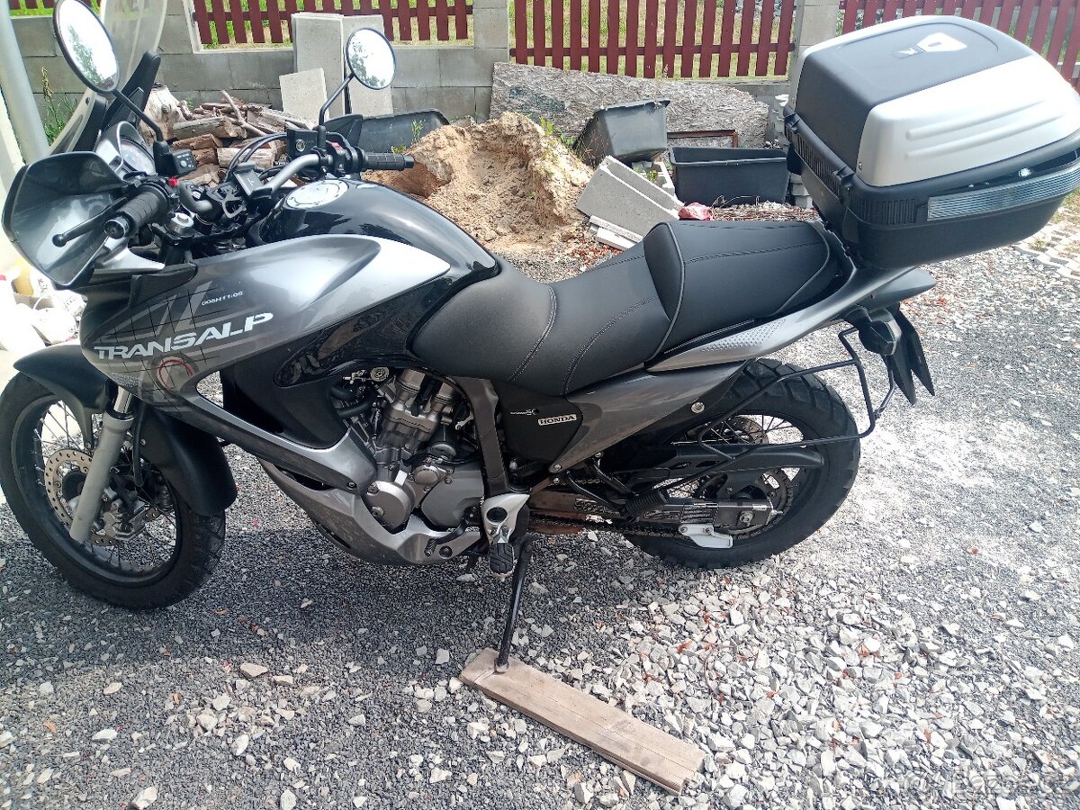 Honda transalp 700