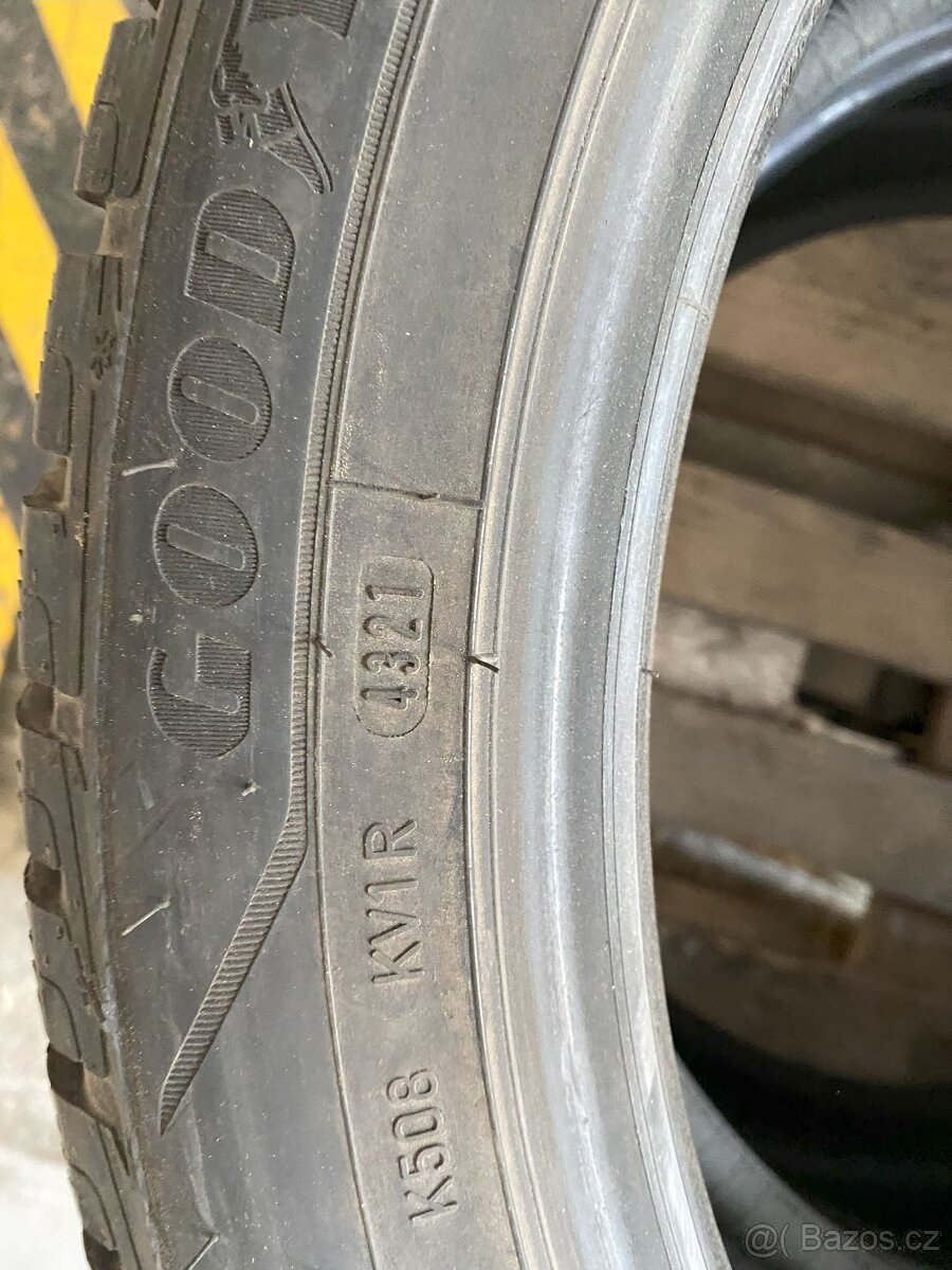 Zimní pneu 245/45/20 Goodyear ultragrip 103V sada č.9004 - 5