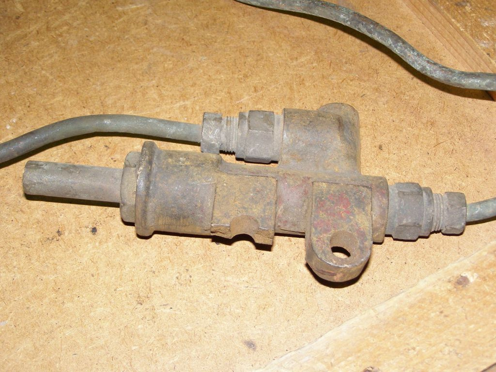 Prodám benzínovou pumpu ze stabilního motoru - 5