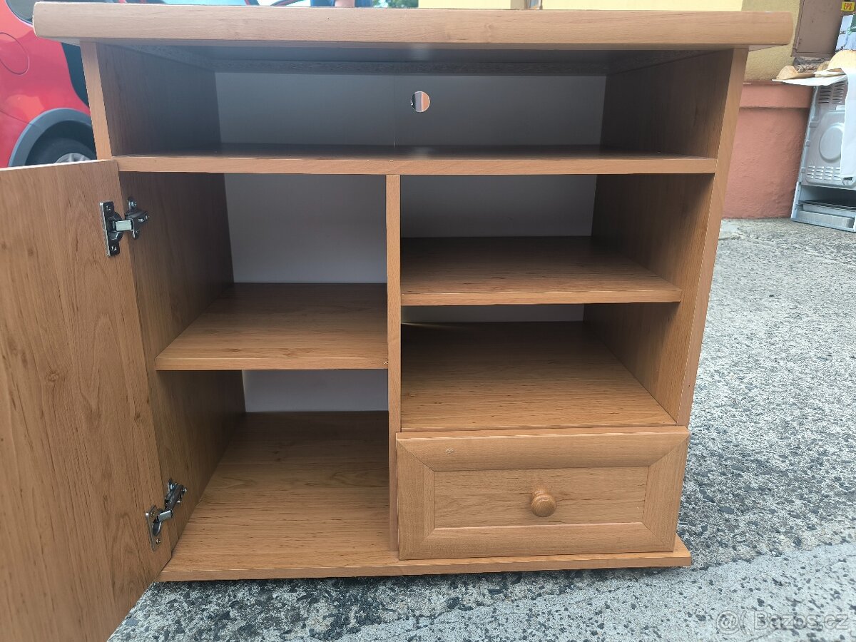 Prodám komodu +stolek pod televizi - 5