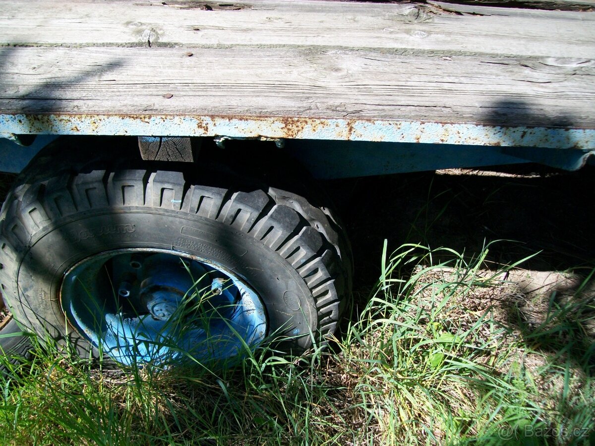 PRODÁM jednoosý plošinový robust. přívěs ( vlečku ) : - 5