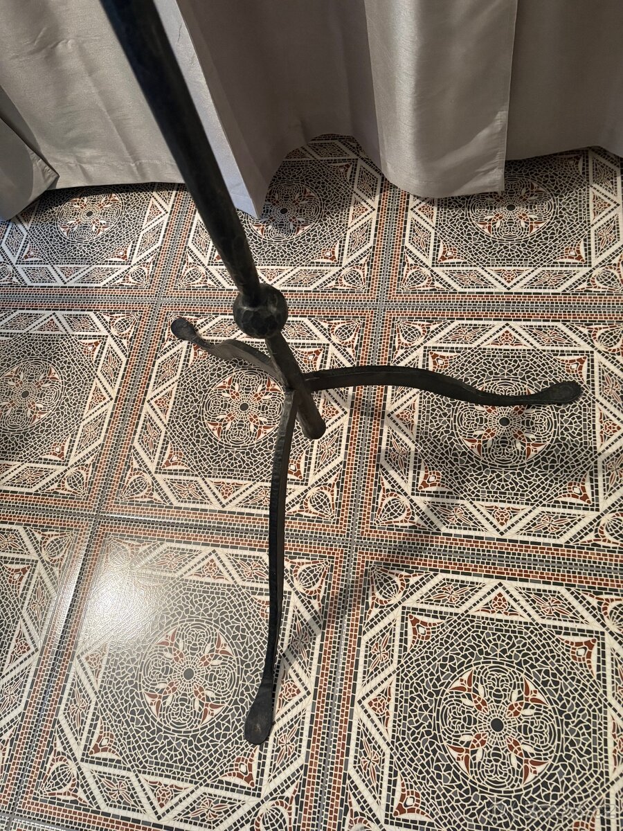 Prodej věšáku na šaty - kovářská ruční práce - 5