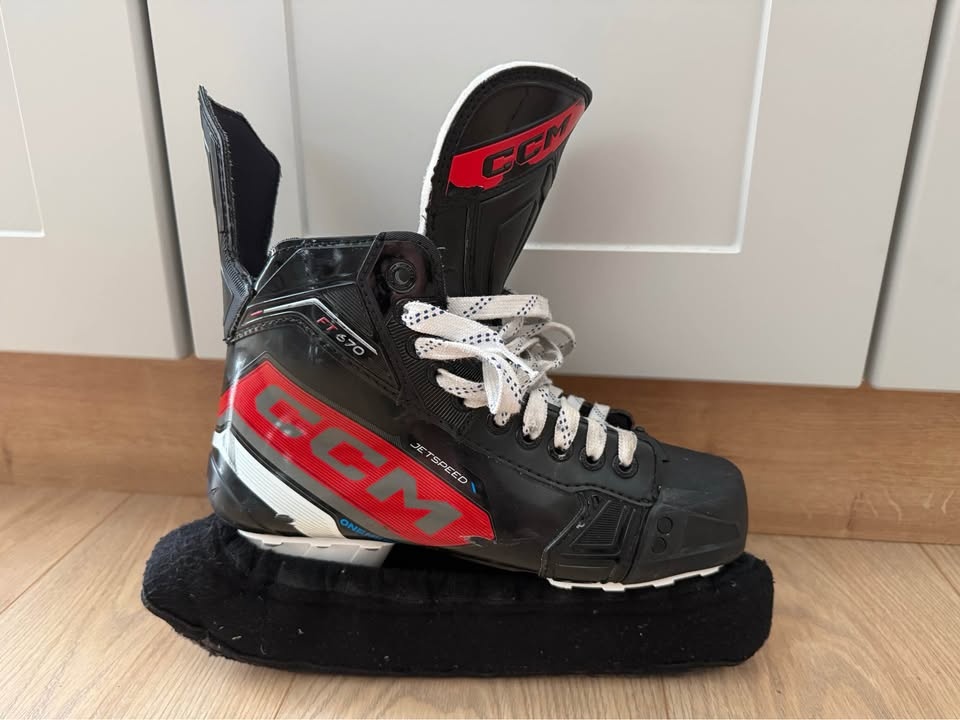 Brusle CCM FT670, vel.6,5 - 5