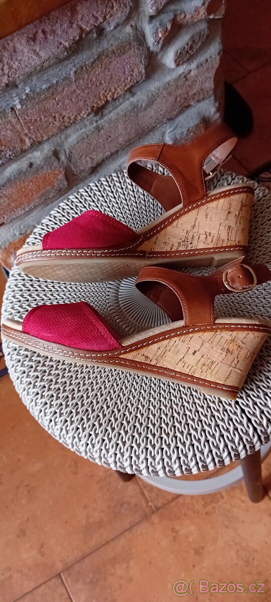 Zánovní dámské letní boty od Deichmanna vel.38 - 5
