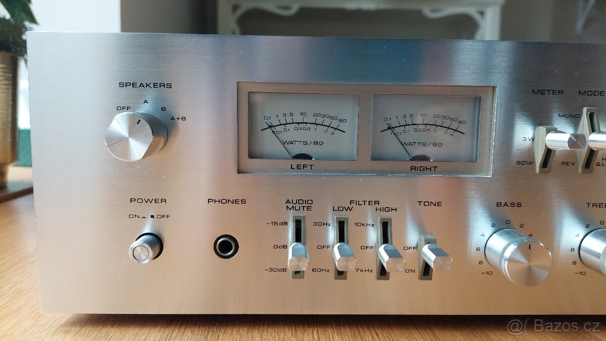 AKAI AM - 2600 - 5