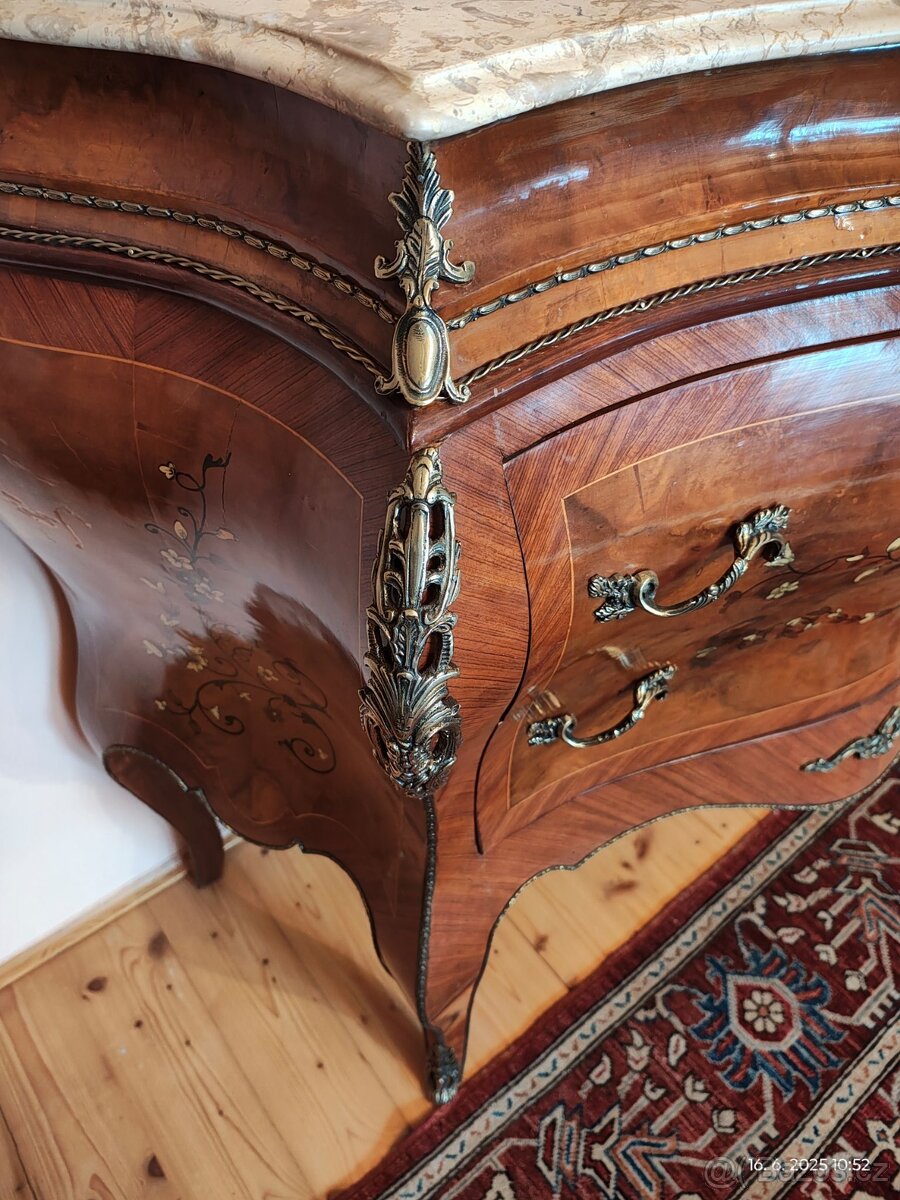 Zámecká komoda s mramorem - 5