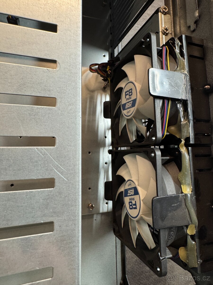 Skříň serverová - 5