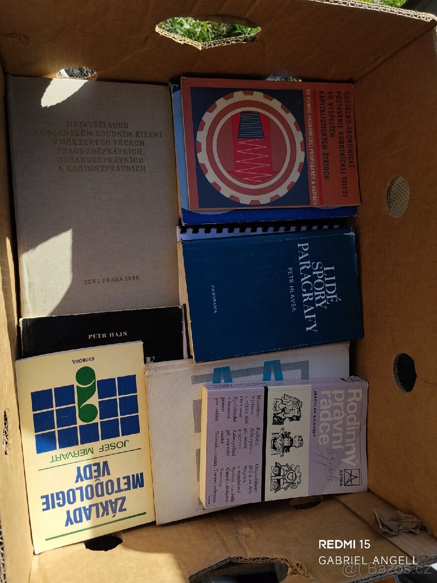 Soubor Knih o Právu, Podnikání a Ekonomii - 5