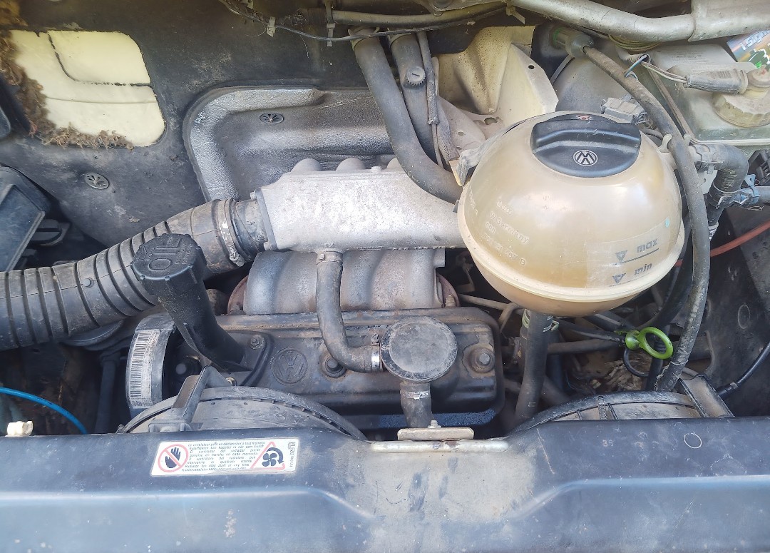 VW T4 1.9D, 9mist, tažné, bufík - díly z pojízdného vozu - 5